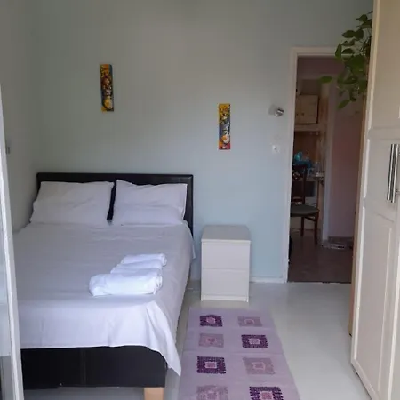 Georgia's Apartment Corfu (city)