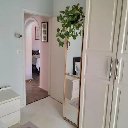 Apartment Georgia's