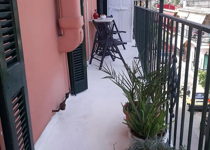 Georgia's Corfu Town アパート