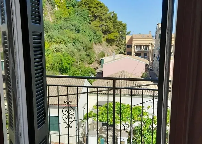 Georgia's Corfu Town Apartament *