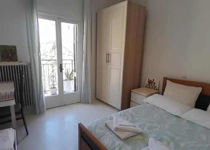 Georgia's Corfu Town Apartament Corfu (city)